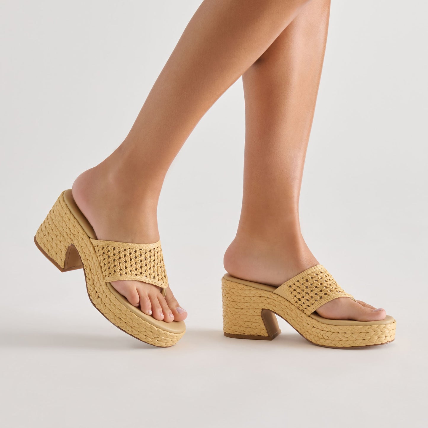 Dolce Vita RIPPLE Lt Natural Raffia Platform Thong Block Heel