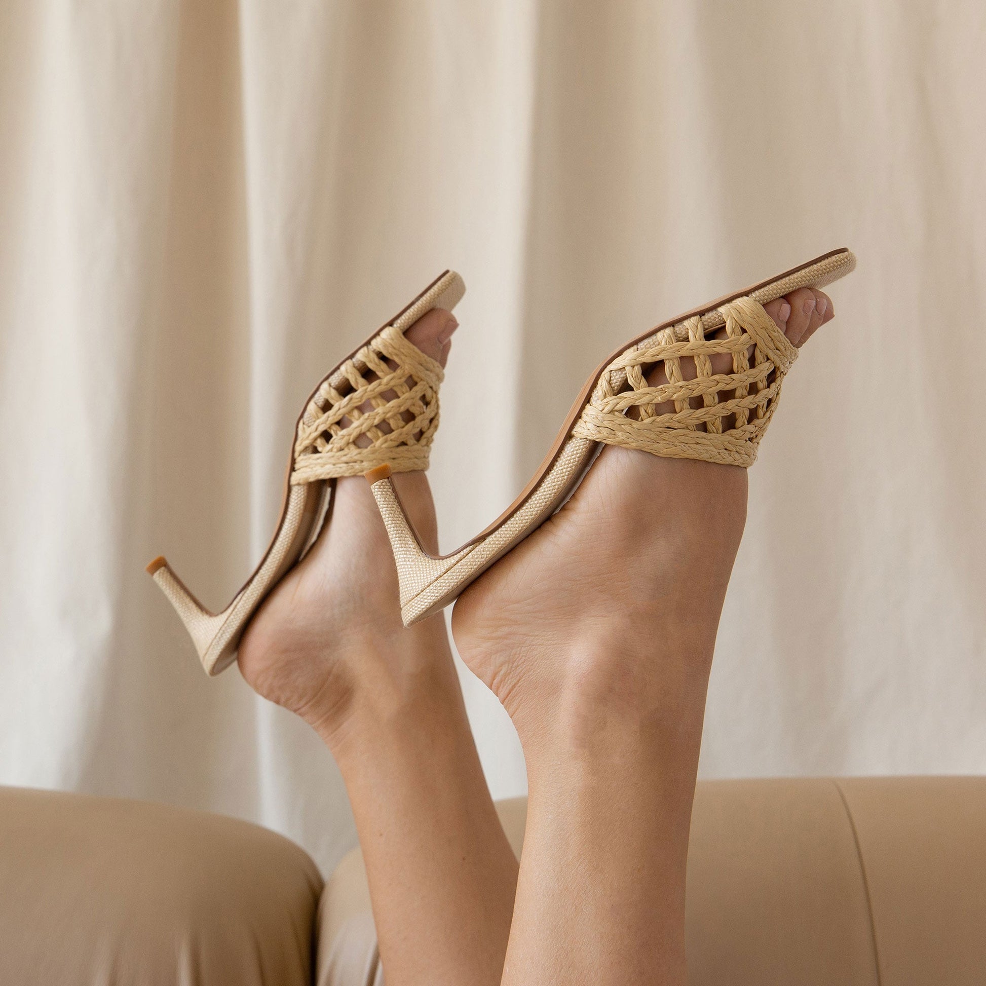 Dolce Vita Bowen Lt Natural Raffia Heels