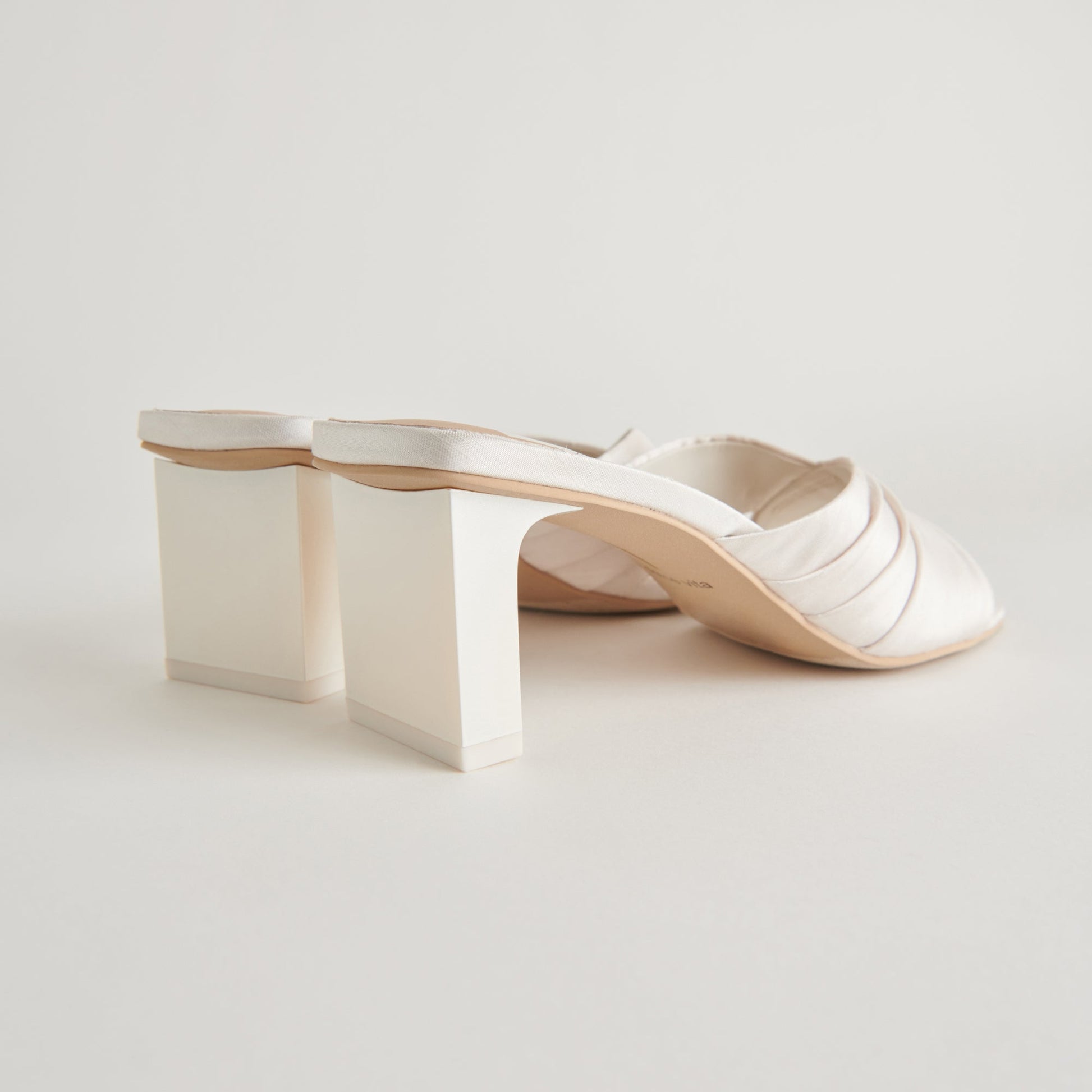 Dolce Vita CARLAN HEELS OFF WHITE SILK
 – Dolce Vita