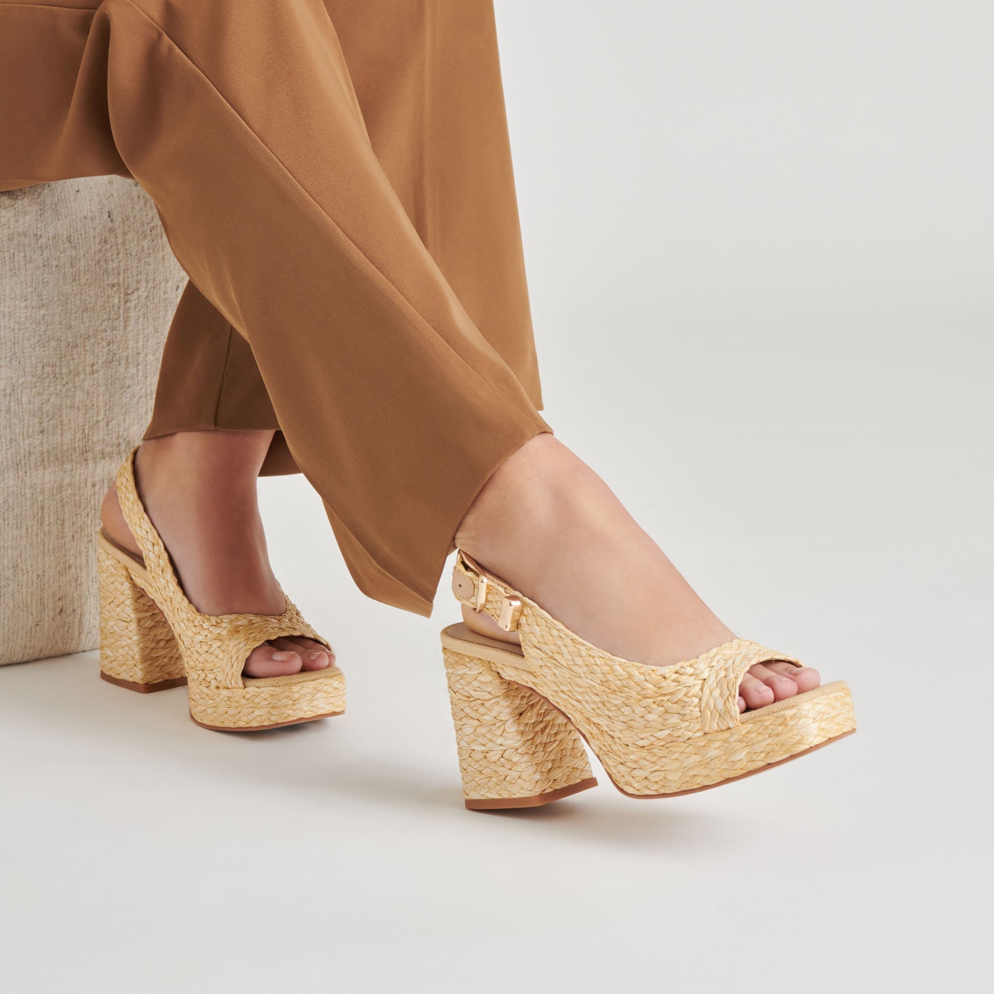 Dolce Vita FLORES HEELS NATURAL RAFFIA
 – Dolce Vita