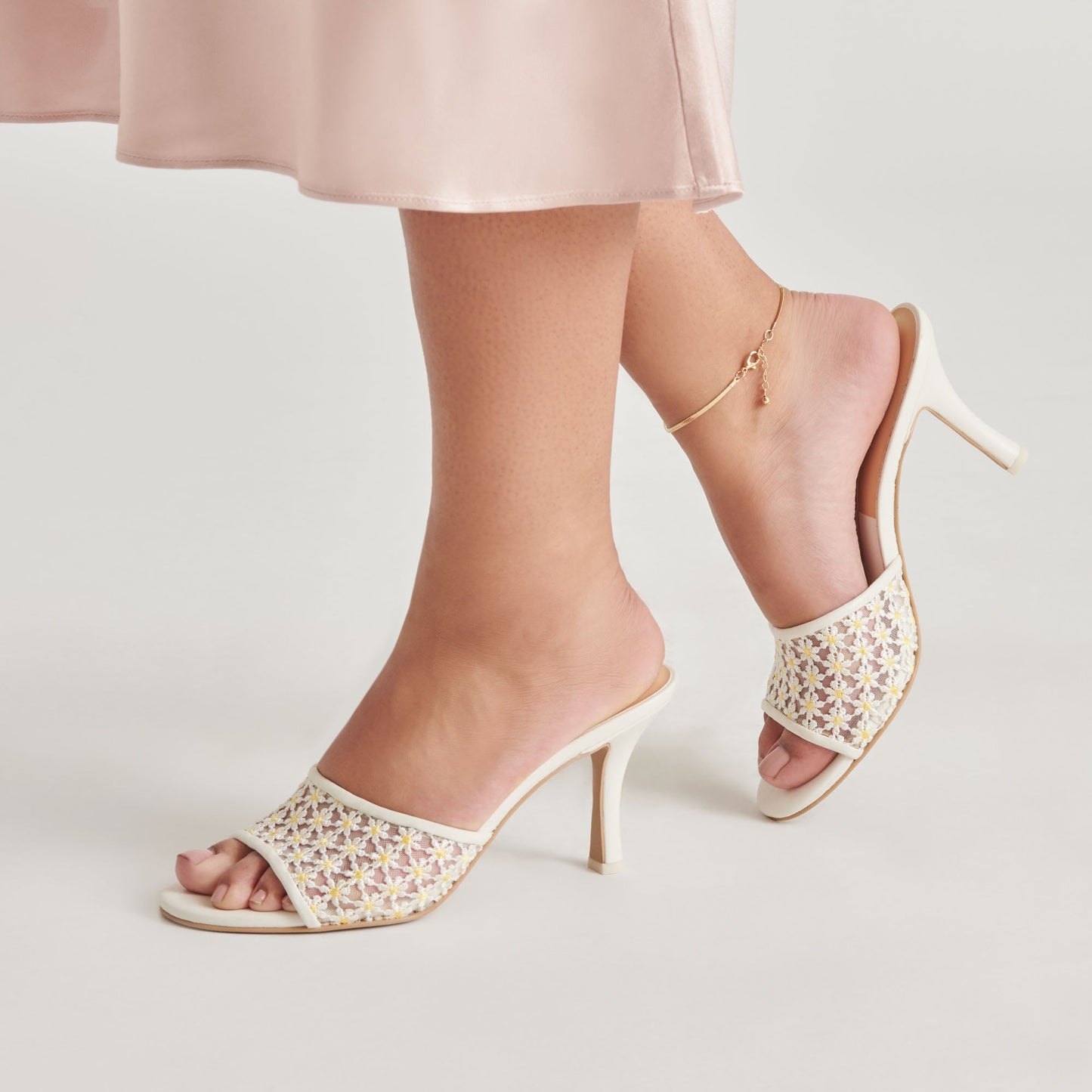 Dolce Vita LAVENA FLORAL HEELS WHITE YELLOW FLORAL MESH
 – Dolce Vita