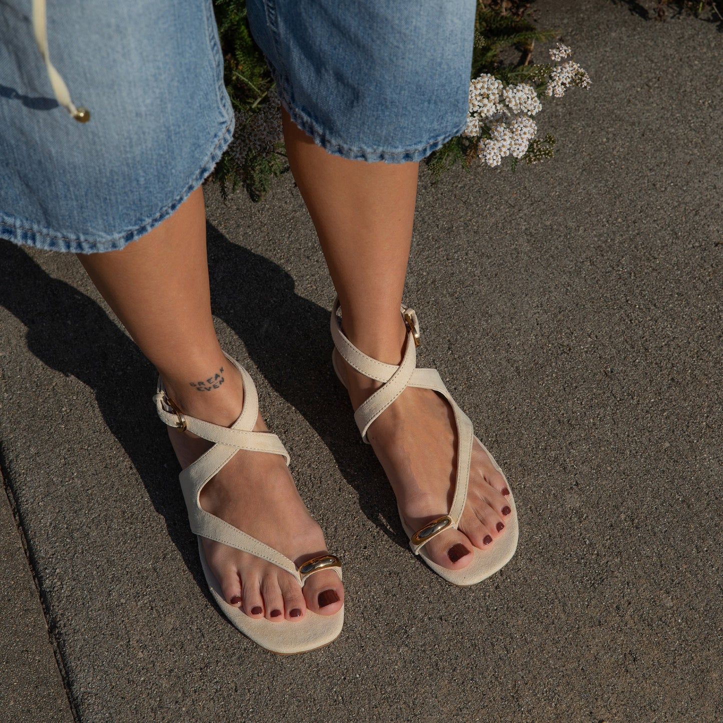 Dolce Vita EARLA SANDALS NATURAL SUEDE
 – Dolce Vita