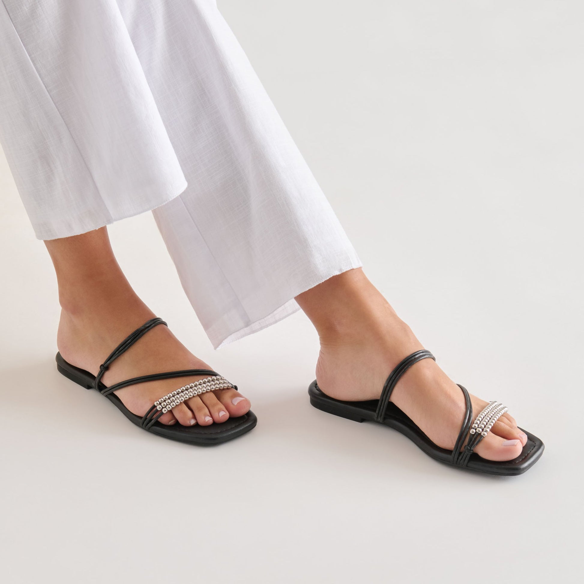 Dolce Vita LYNDEE BEAD Black Stella Strappy Open-Toe Sandals