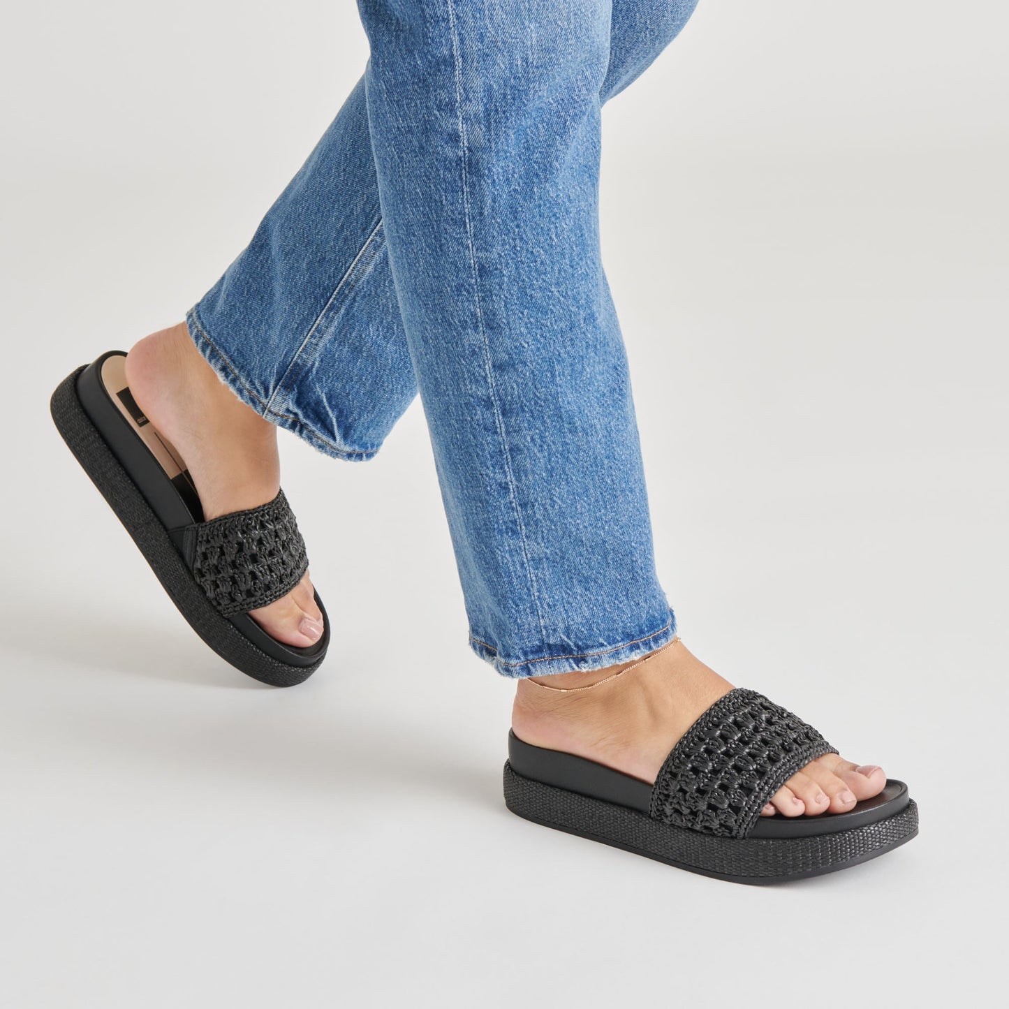 Dolce Vita SIDONA SANDALS ONYX RAFFIA
 – Dolce Vita