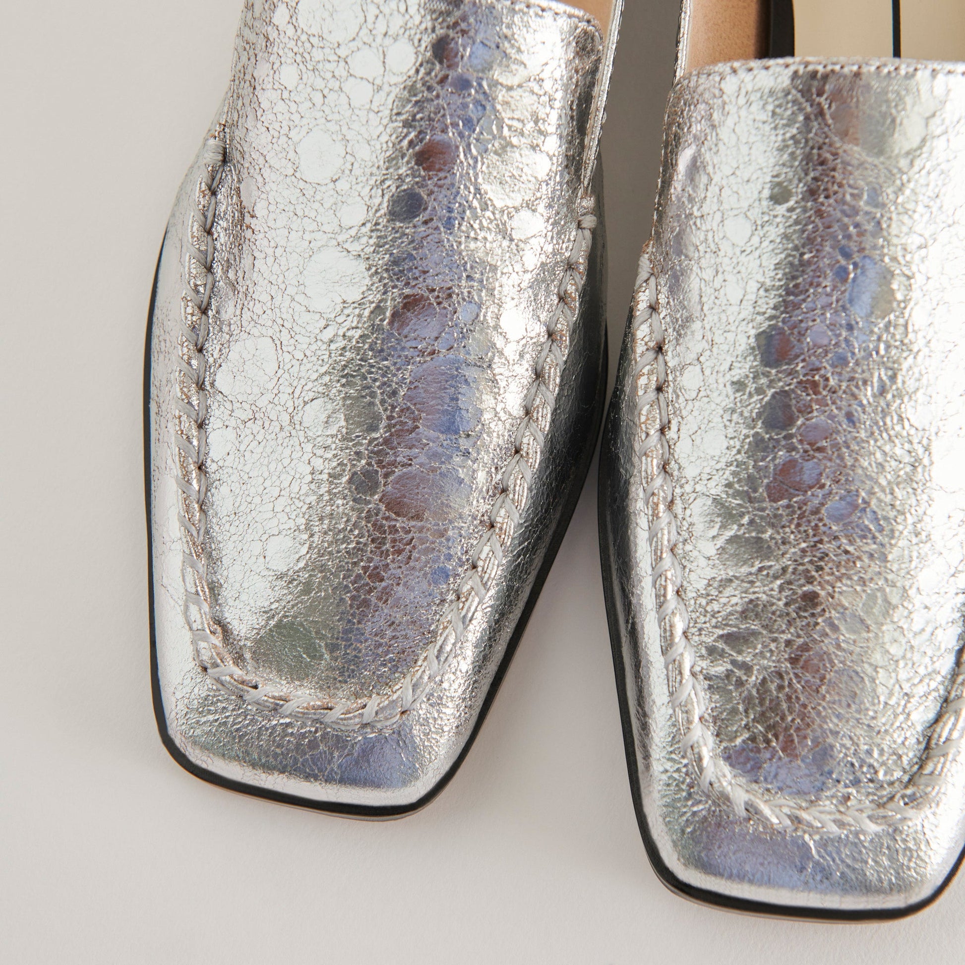 Dolce Vita Beny Flats Silver Distressed Leather | Silver Leather Flats for Women
 – Dolce Vita