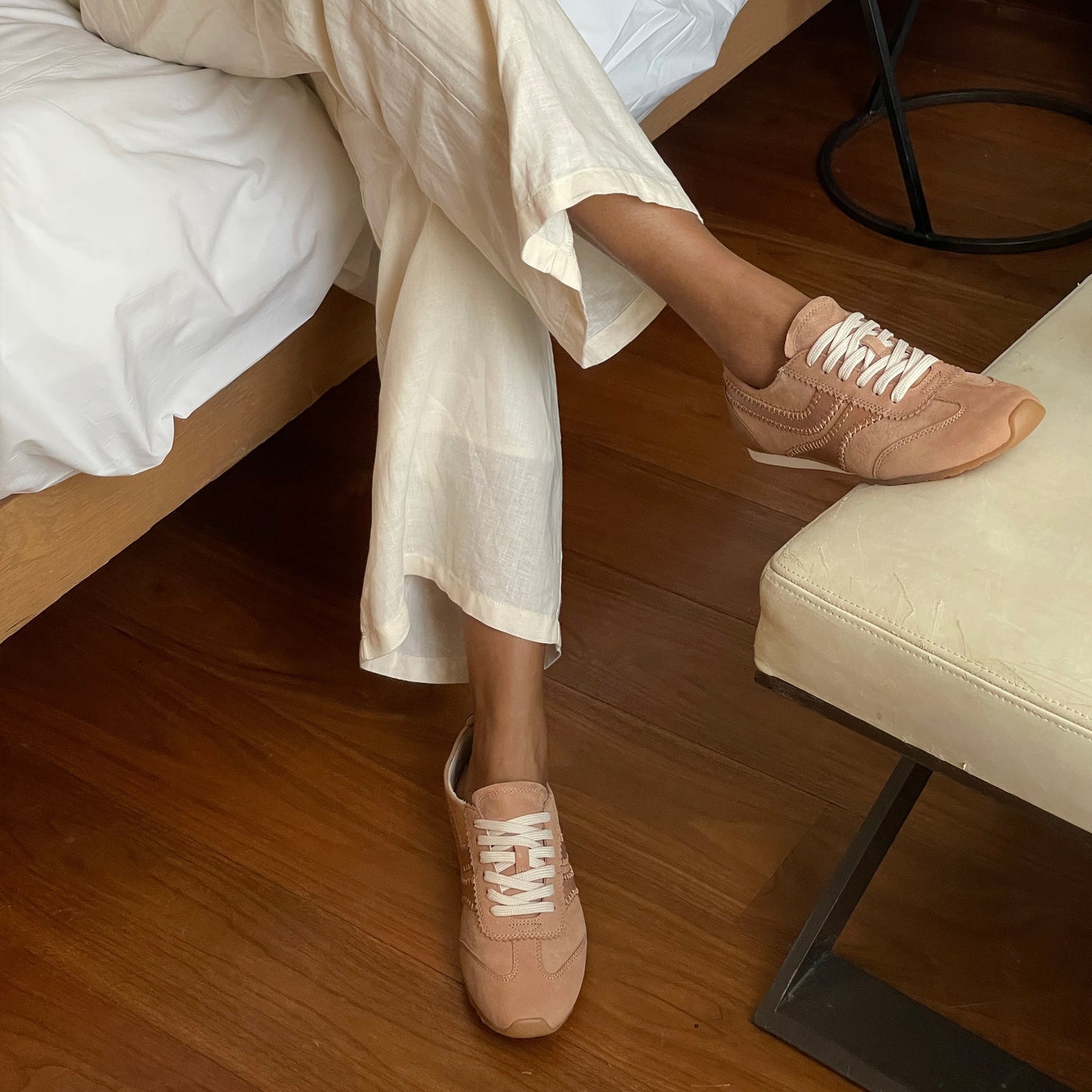Dolce Vita DELANY SNEAKERS TOFFEE NUBUCK
 – Dolce Vita