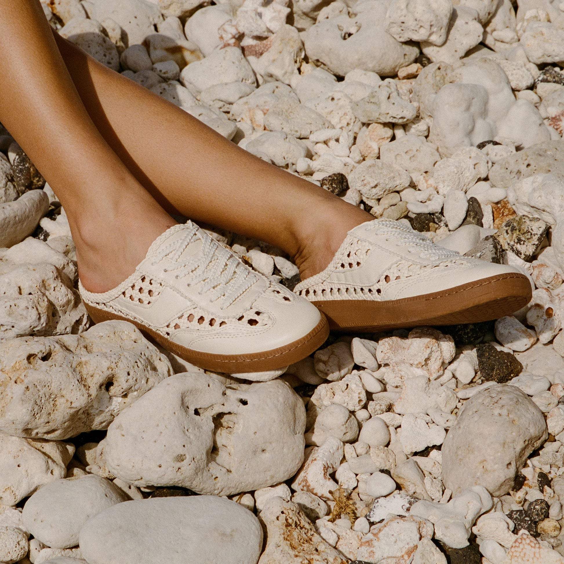 Dolce Vita Notice Slide Woven Off White Woven Stella Sneakers