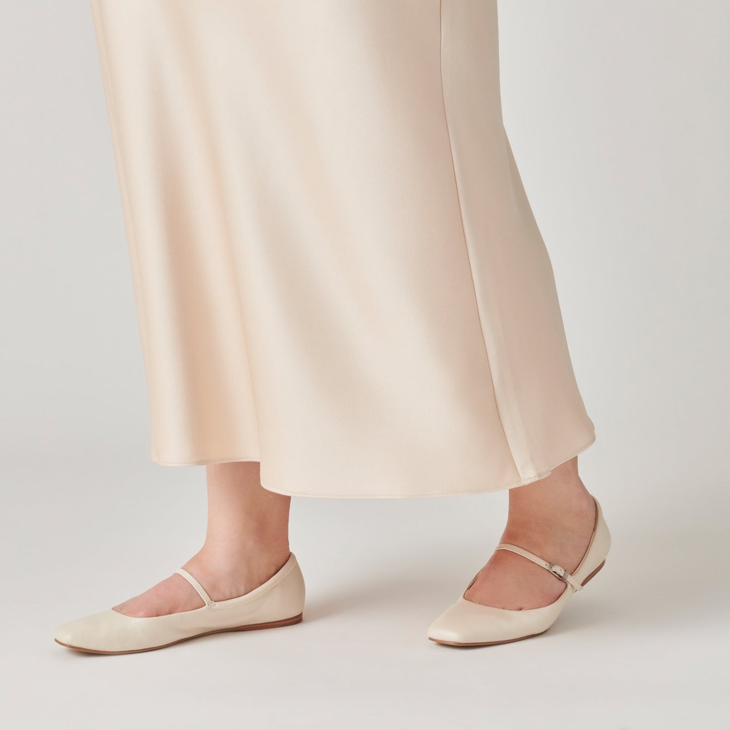 Dolce Vita Reyes Wide Ballet Flats Ivory Leather | Ivory Ballet Flats
 – Dolce Vita