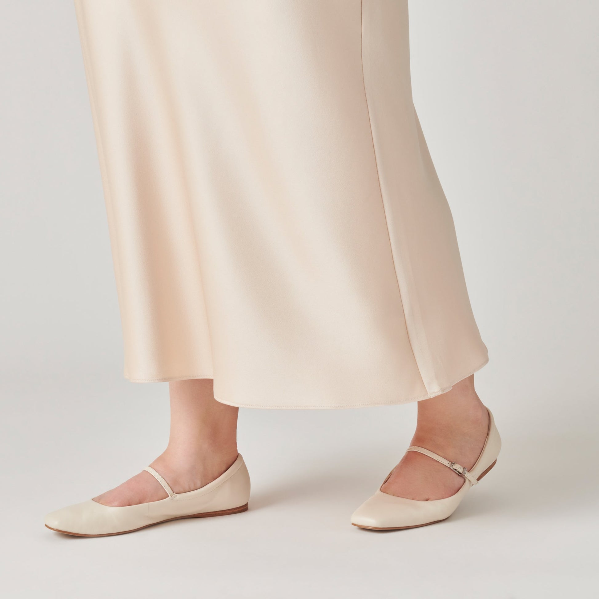 Dolce Vita Reyes Wide Ballet Flats Ivory Leather | Ivory Ballet Flats
 – Dolce Vita